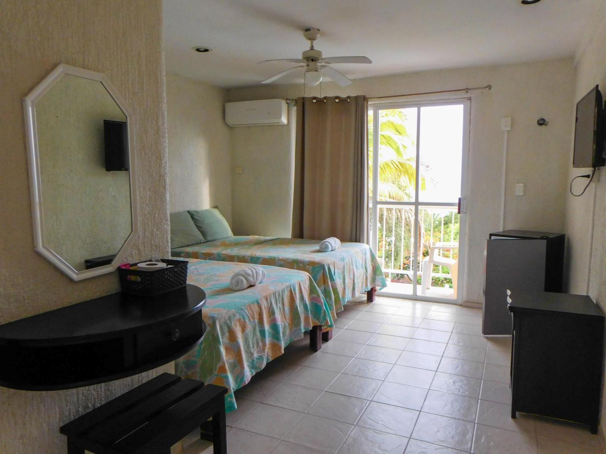 Hotel Ma Elena Isla Mujeres Extérieur photo